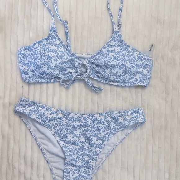 SHIEN  Two Piece Swimsuit - Picture 4 of 9